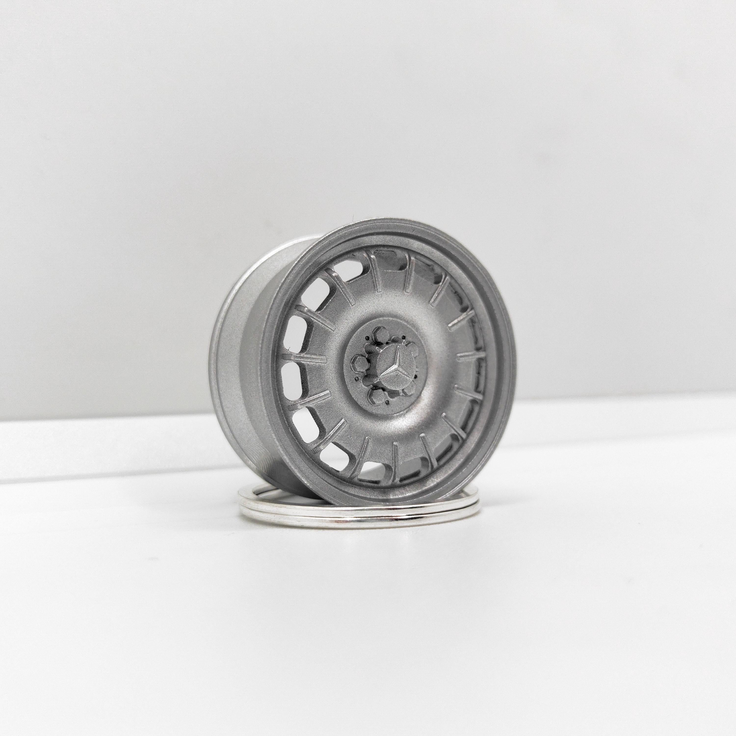 Mercedes-Benz Wheel Keychain – Classic Rim Design