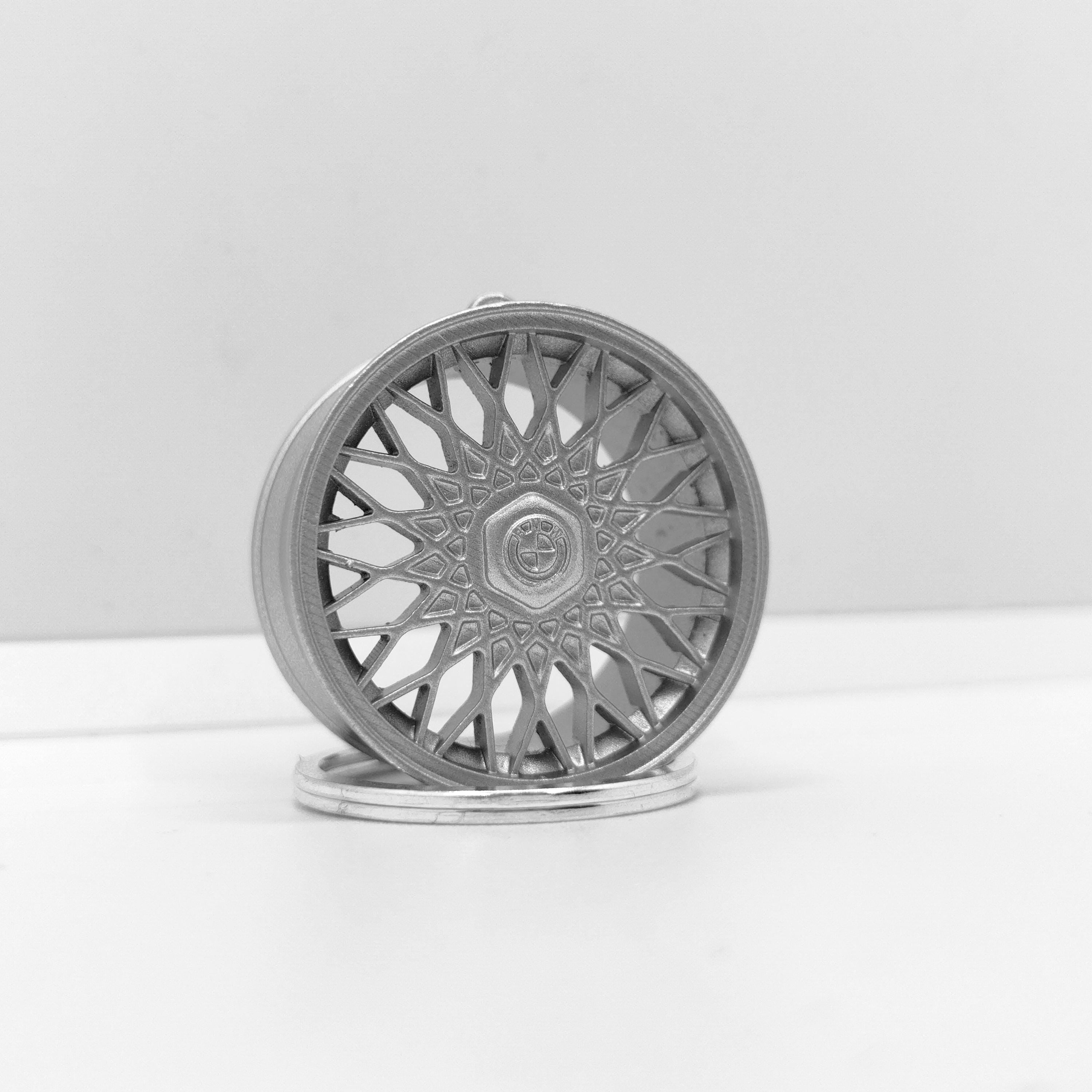 BMW M3 E30 Wheel Keychain – Classic Rim Design
