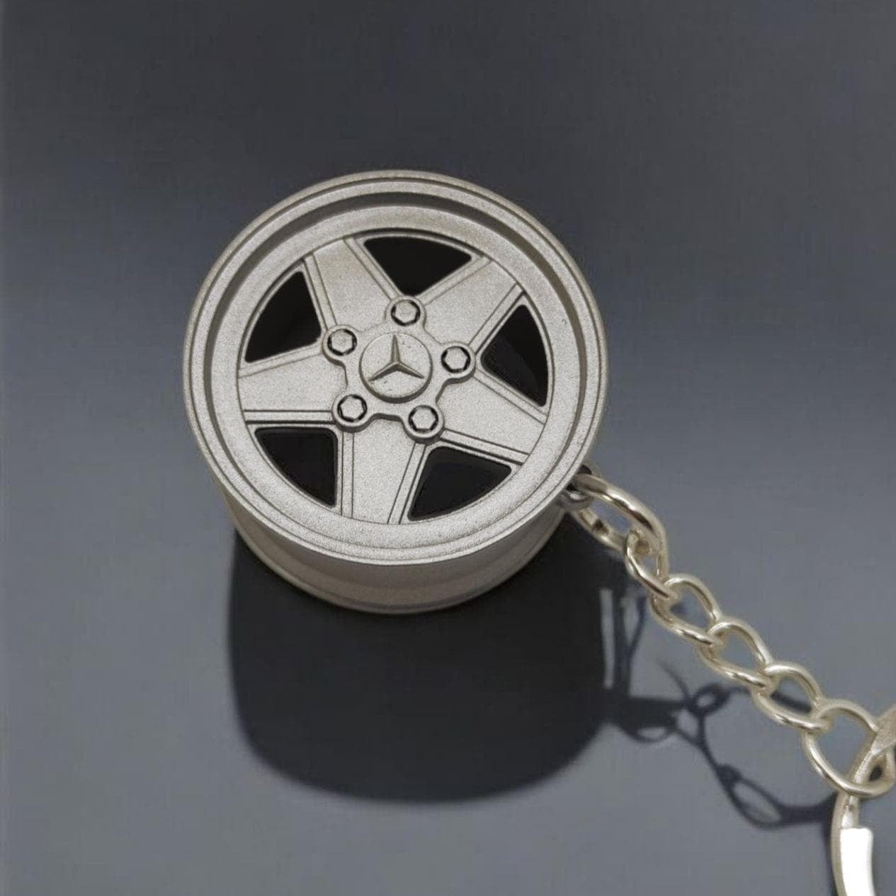 Mercedes-Benz Wheel Keychain – Classic Rim Design