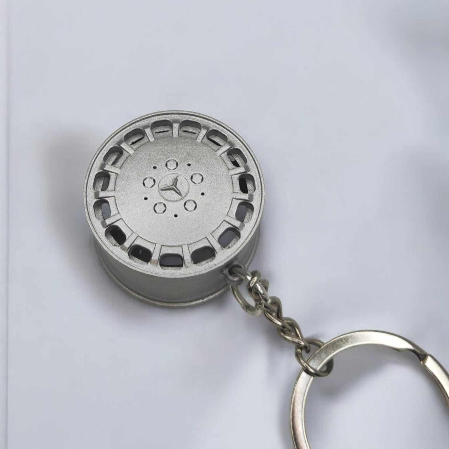 Mercedes-Benz Wheel Keychain – Classic Rim Design