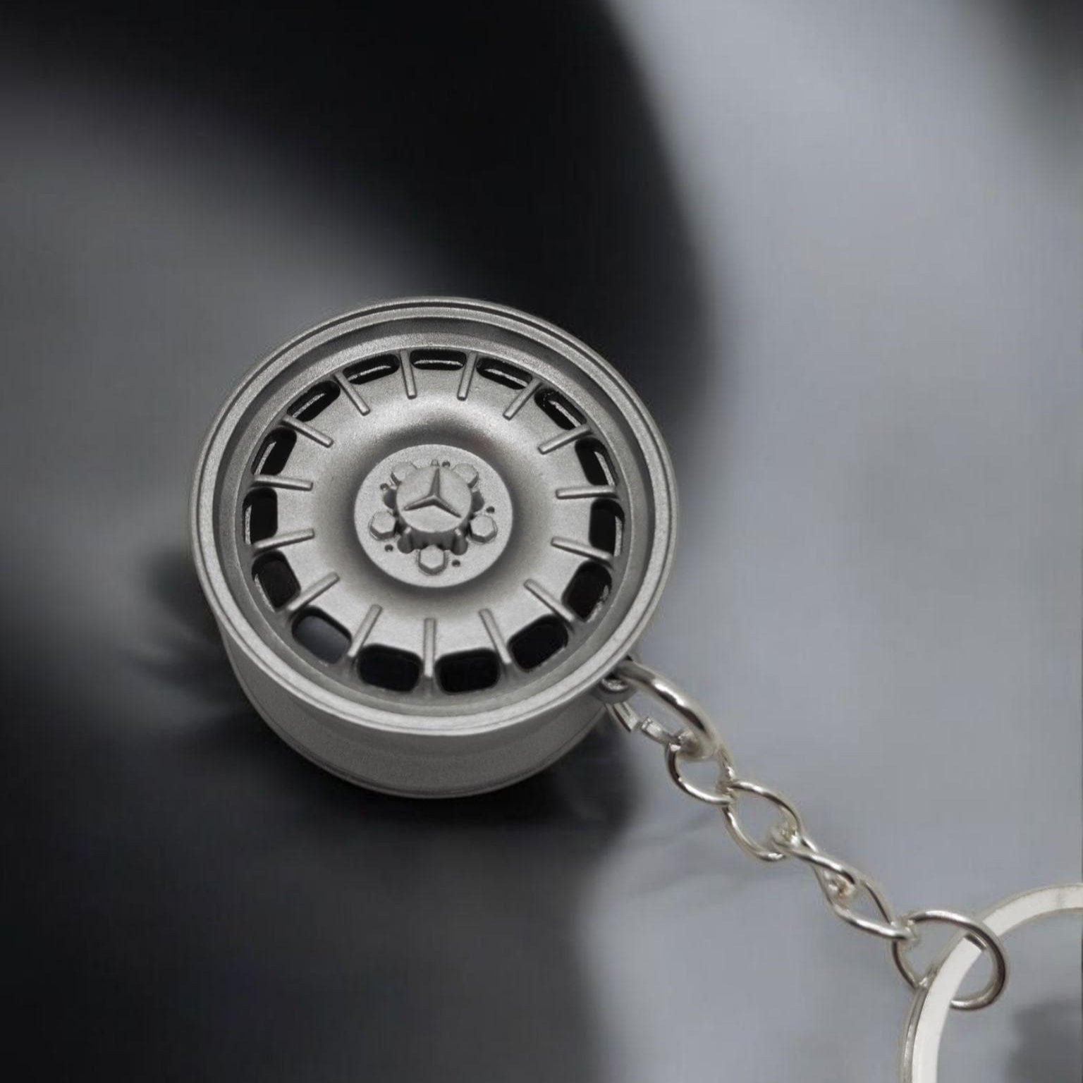 Mercedes-Benz Wheel Keychain – Classic Rim Design
