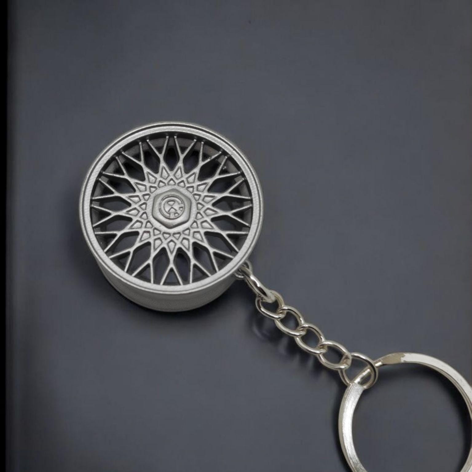 BMW M3 E30 Wheel Keychain – Classic Rim Design