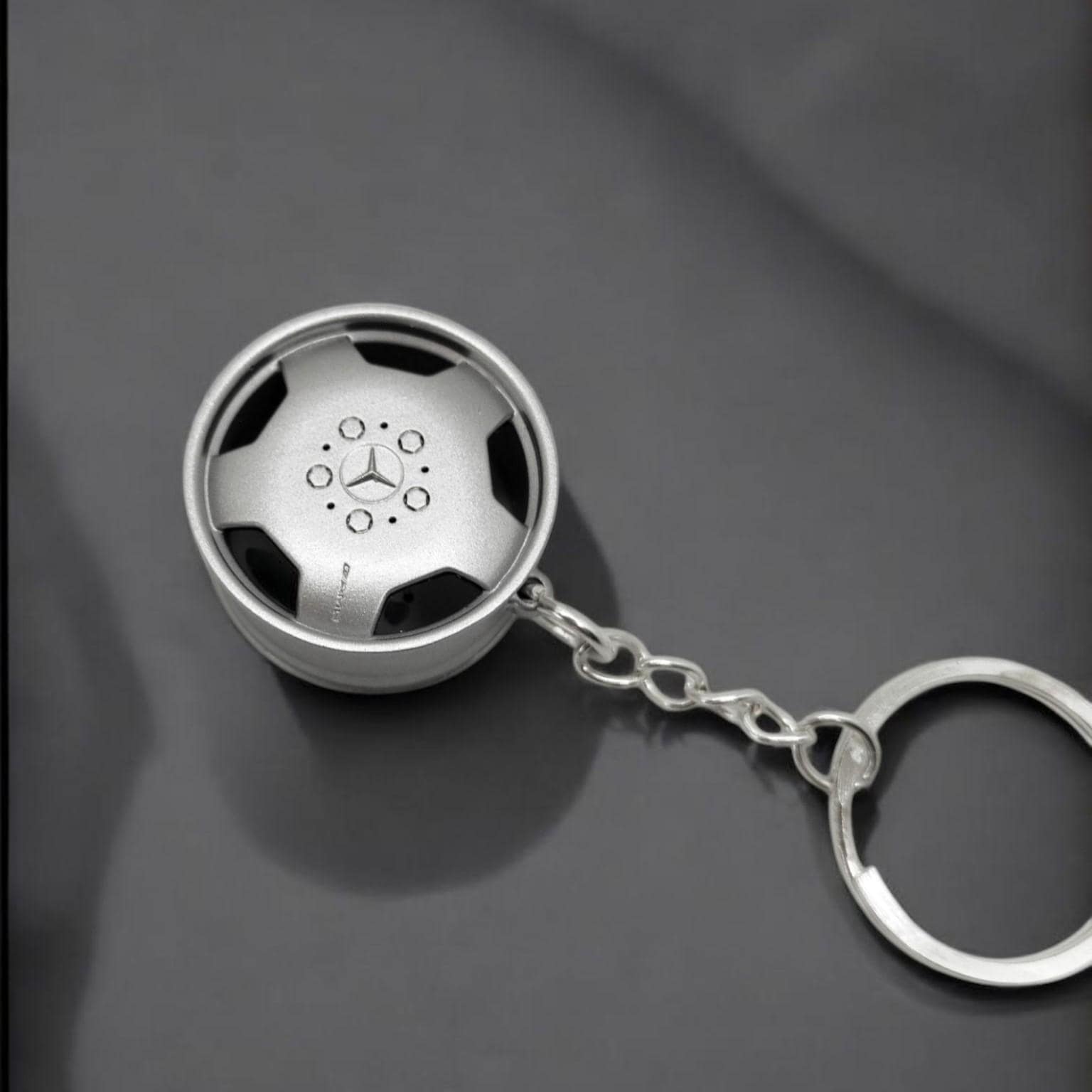 Mercedes-Benz Wheel Keychain – Classic Rim Design